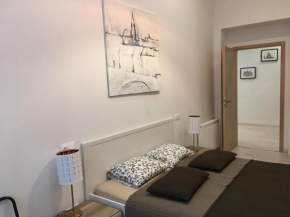 Отель Goldcentral Apartment Dob, Будапешт